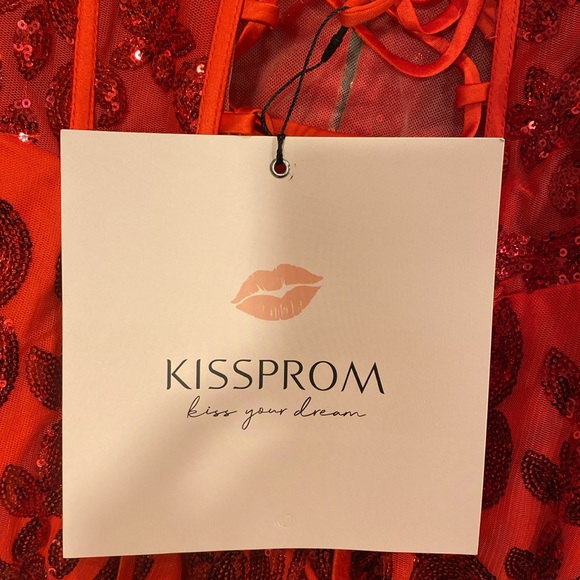 Red sequins prom dress. Size 4 - Picture 6 of 6